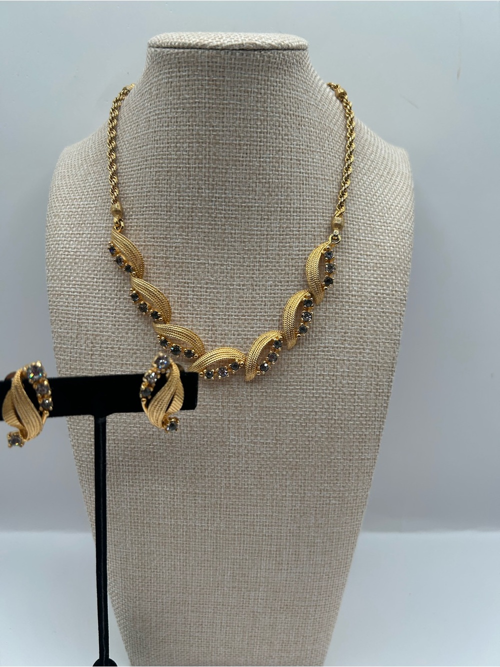 Vintage Pennino Blue Rhinestone AccentGold Tone Wave Necklace and Earring Set